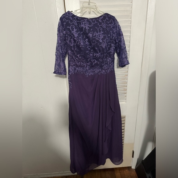 Purple Evening Gown, can be mother of the bride - Picture 4 of 5